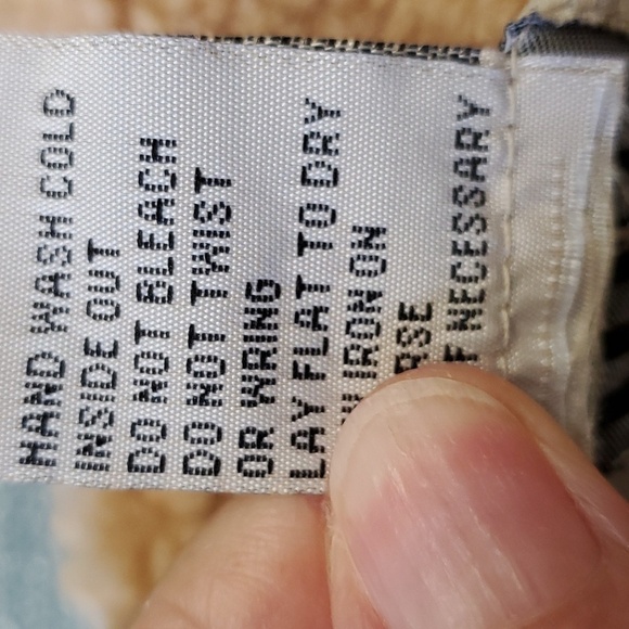 TEDDI, vest with removable faux fur‎ collar. Enbroidery zipper closure PM - Picture 9 of 11